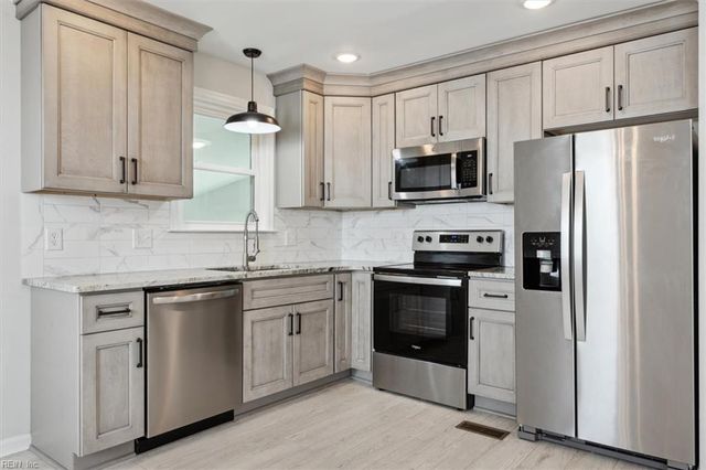 704 Homestead AVE, Hampton, VA 23661