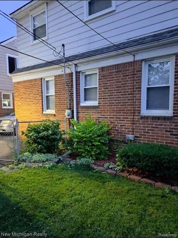 1664 11 Mile Road, Berkley, MI 48072