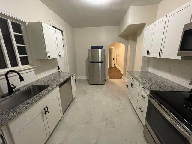 287 E Woodrow Avenue, Columbus, OH 43207