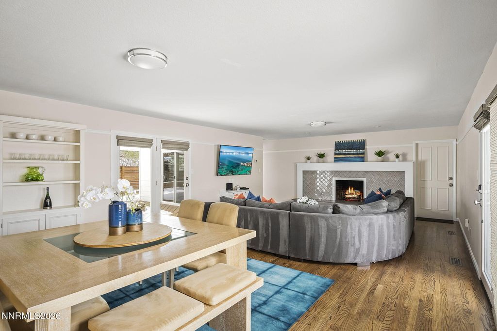Image 15 of property listing at 990 Del Monte Lane, Reno, NV 89511