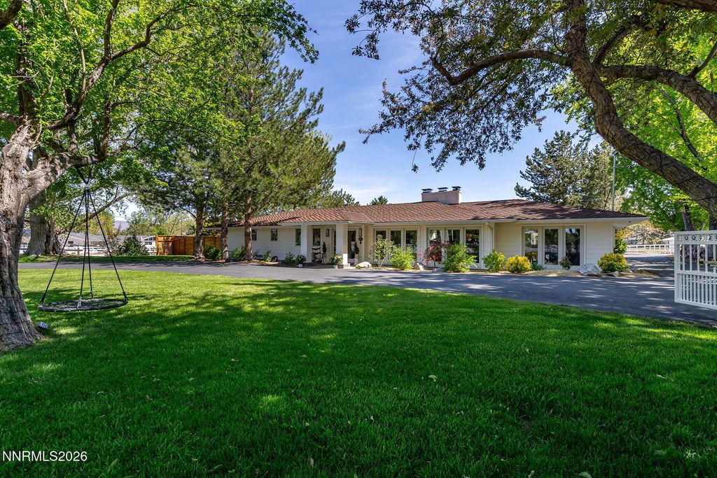 Image 2 of property listing at 990 Del Monte Lane, Reno, NV 89511