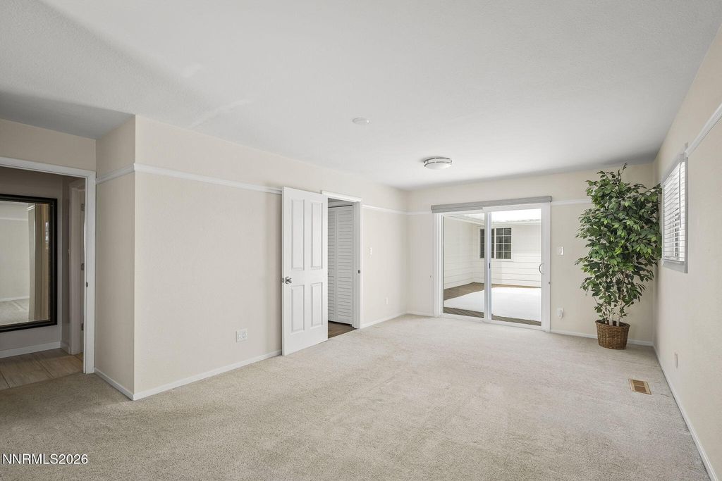 Image 23 of property listing at 990 Del Monte Lane, Reno, NV 89511
