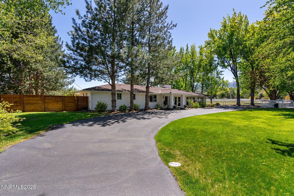 Image 3 of property listing at 990 Del Monte Lane, Reno, NV 89511