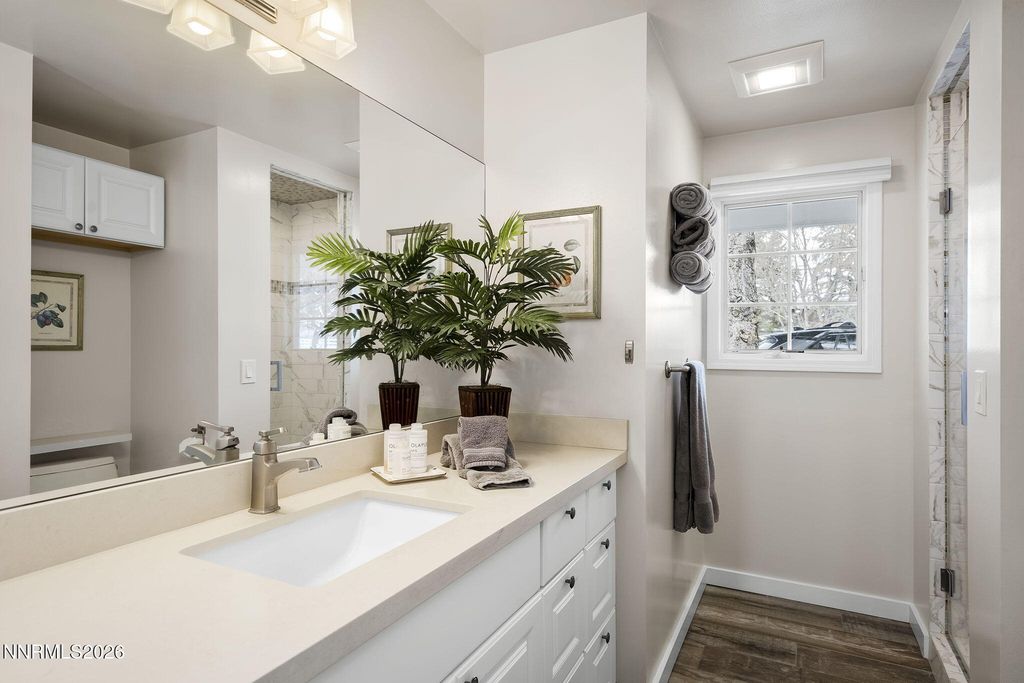 Image 31 of property listing at 990 Del Monte Lane, Reno, NV 89511