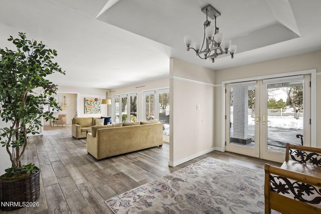 Image 5 of property listing at 990 Del Monte Lane, Reno, NV 89511