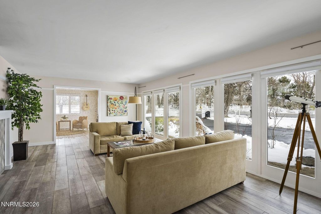 Image 6 of property listing at 990 Del Monte Lane, Reno, NV 89511