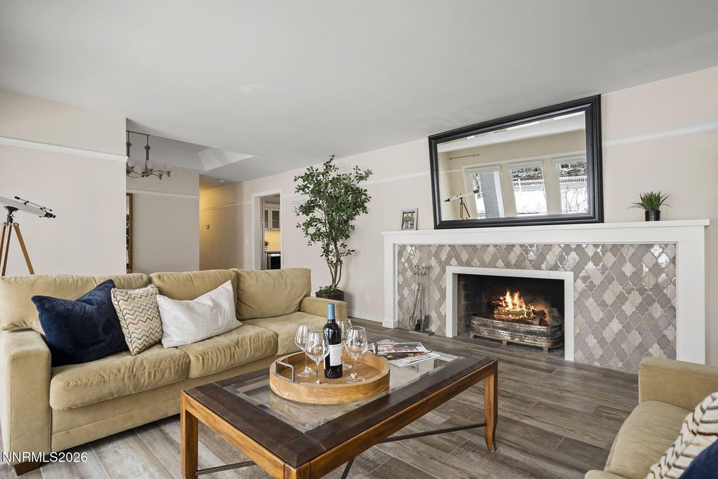 Image 8 of property listing at 990 Del Monte Lane, Reno, NV 89511