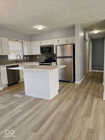 1564 Chase Boulevard, Greenwood, IN 46142