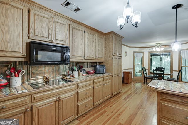 2720 Bay Ridge Drive, Loganville, GA 30052