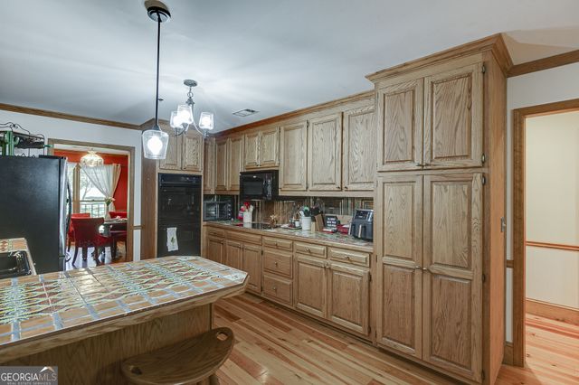 2720 Bay Ridge Drive, Loganville, GA 30052