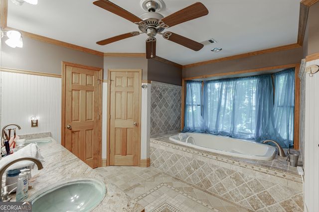 2720 Bay Ridge Drive, Loganville, GA 30052