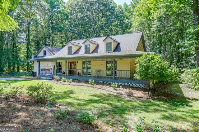 2720 Bay Ridge Drive, Loganville, GA 30052