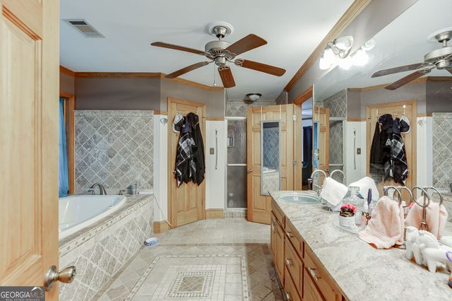 2720 Bay Ridge Drive, Loganville, GA 30052