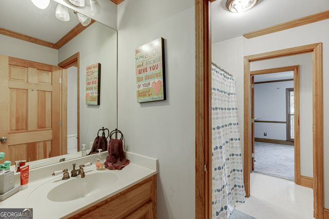 2720 Bay Ridge Drive, Loganville, GA 30052