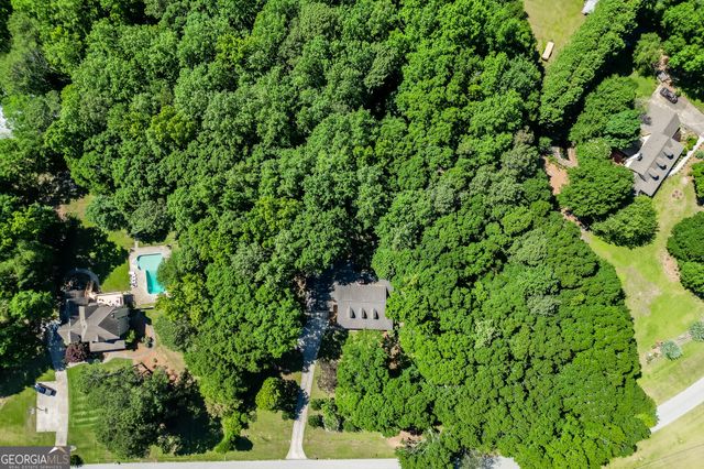 2720 Bay Ridge Drive, Loganville, GA 30052
