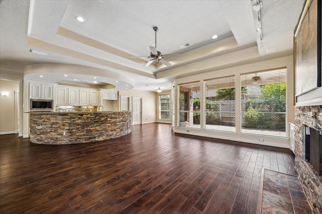 4510 Cypress Pond Court, Houston, TX 77059