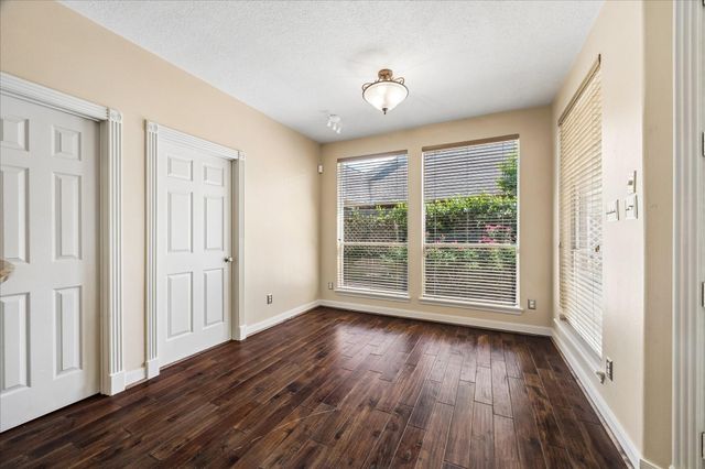 4510 Cypress Pond Court, Houston, TX 77059