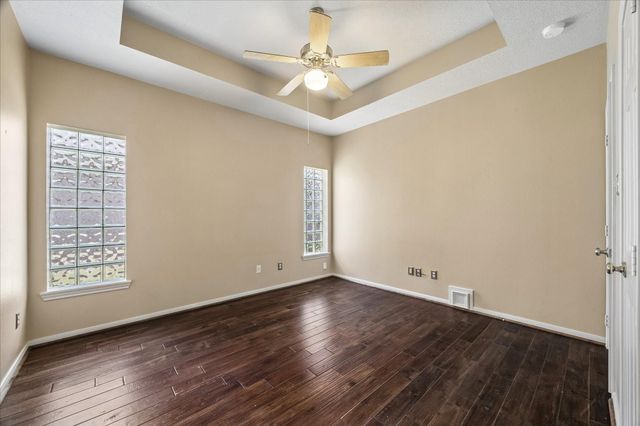 4510 Cypress Pond Court, Houston, TX 77059