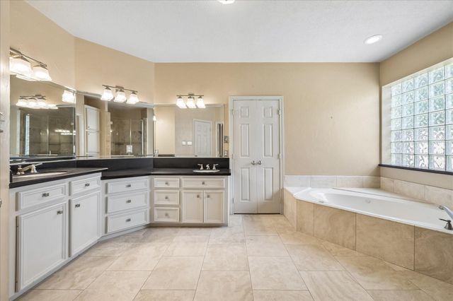 4510 Cypress Pond Court, Houston, TX 77059