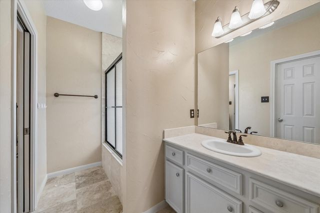 4510 Cypress Pond Court, Houston, TX 77059