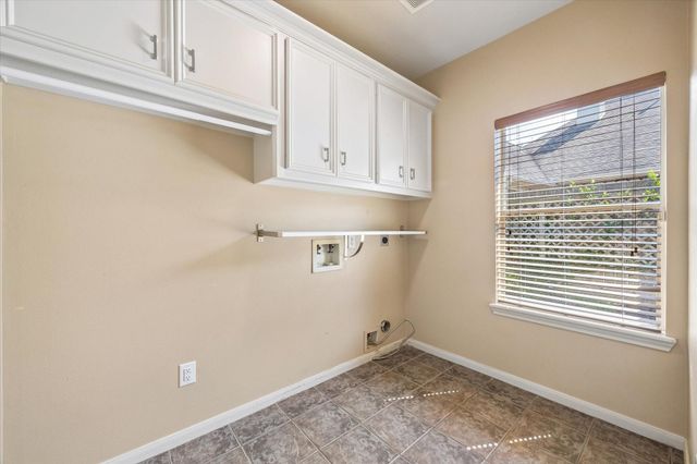 4510 Cypress Pond Court, Houston, TX 77059