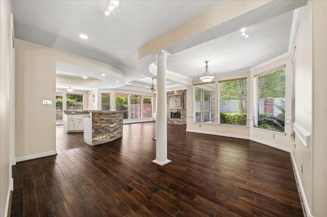 4510 Cypress Pond Court, Houston, TX 77059