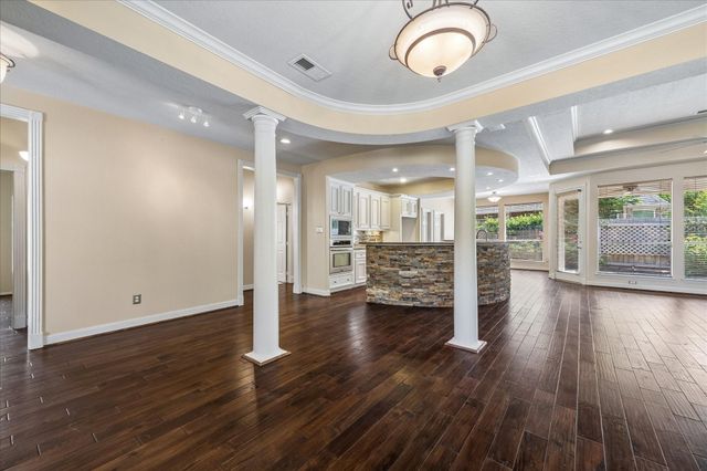 4510 Cypress Pond Court, Houston, TX 77059