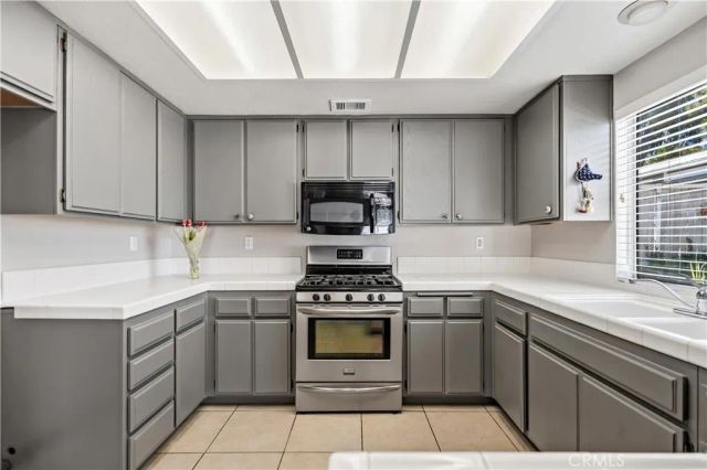 26911 Lightfoot Drive, Corona, CA 92883