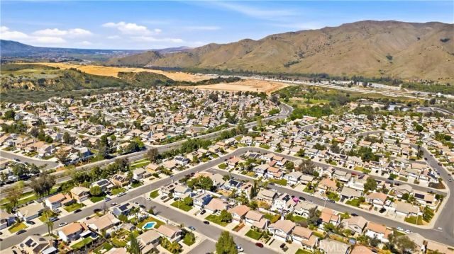 26911 Lightfoot Drive, Corona, CA 92883