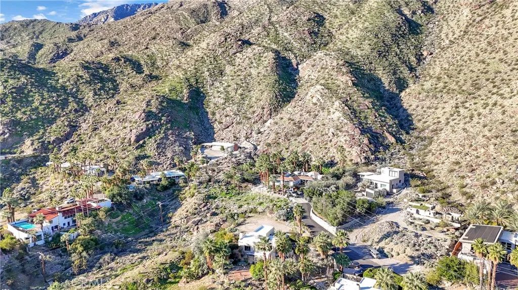 1870 S Crestview, Palm Springs, CA 92264