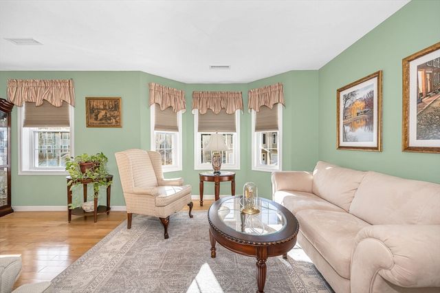 262 Littleton Rd 14, Chelmsford, MA 01824