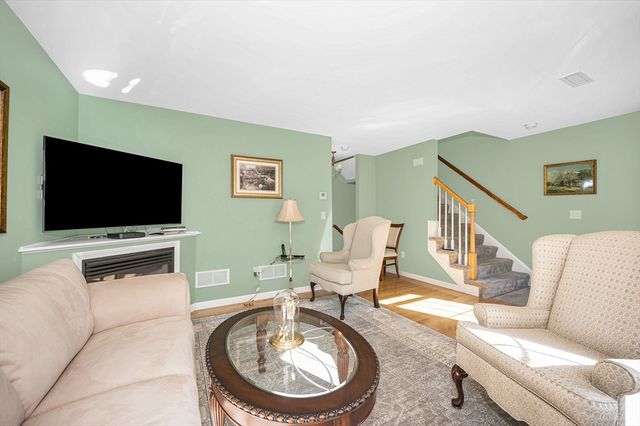 262 Littleton Rd 14, Chelmsford, MA 01824