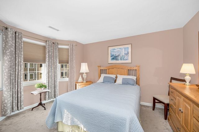 262 Littleton Rd 14, Chelmsford, MA 01824