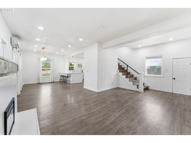 30 Ne 143RD Ave, Portland, OR 97230