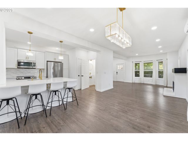 30 Ne 143RD Ave, Portland, OR 97230
