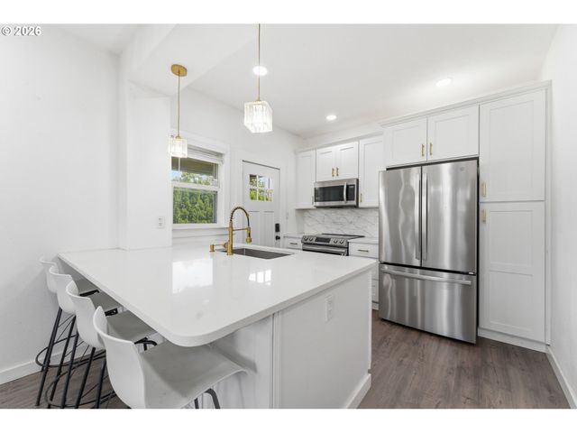 30 Ne 143RD Ave, Portland, OR 97230