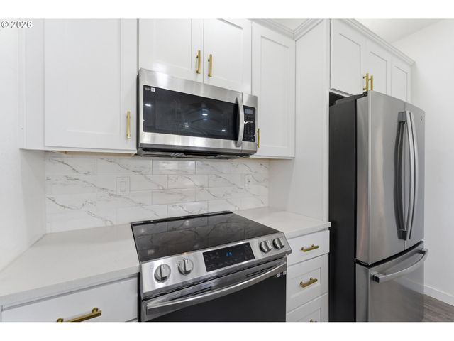 30 Ne 143RD Ave, Portland, OR 97230