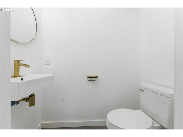 30 Ne 143RD Ave, Portland, OR 97230