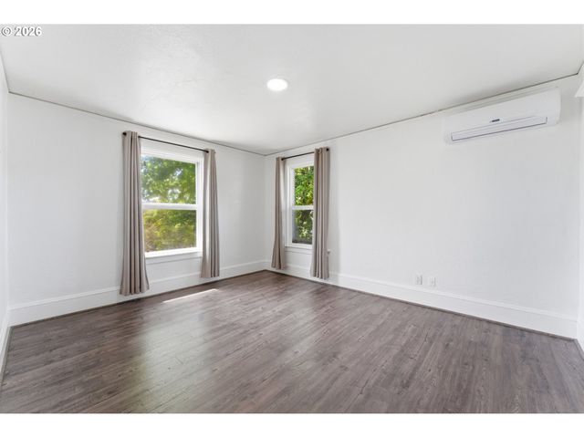 30 Ne 143RD Ave, Portland, OR 97230