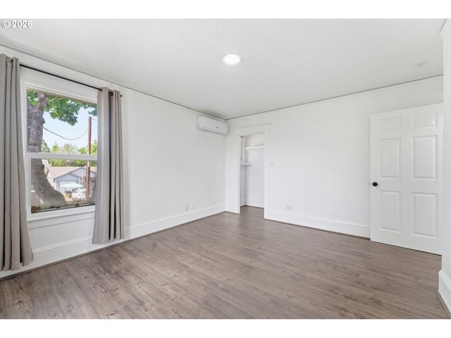 30 Ne 143RD Ave, Portland, OR 97230