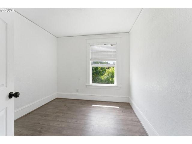 30 Ne 143RD Ave, Portland, OR 97230
