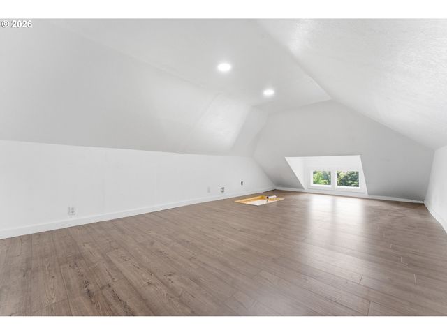 30 Ne 143RD Ave, Portland, OR 97230