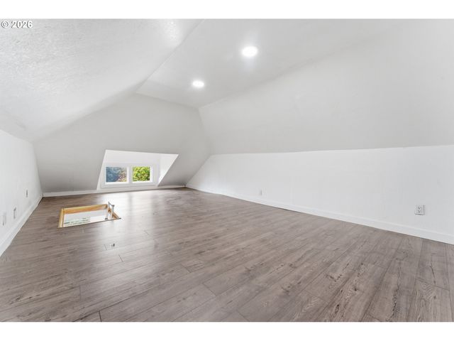 30 Ne 143RD Ave, Portland, OR 97230