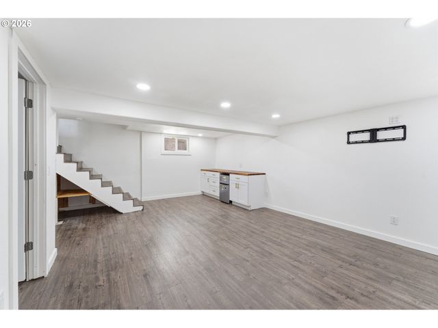 30 Ne 143RD Ave, Portland, OR 97230
