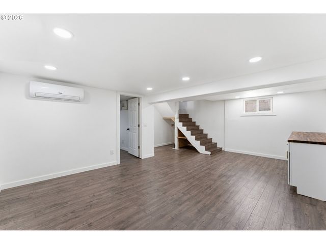 30 Ne 143RD Ave, Portland, OR 97230