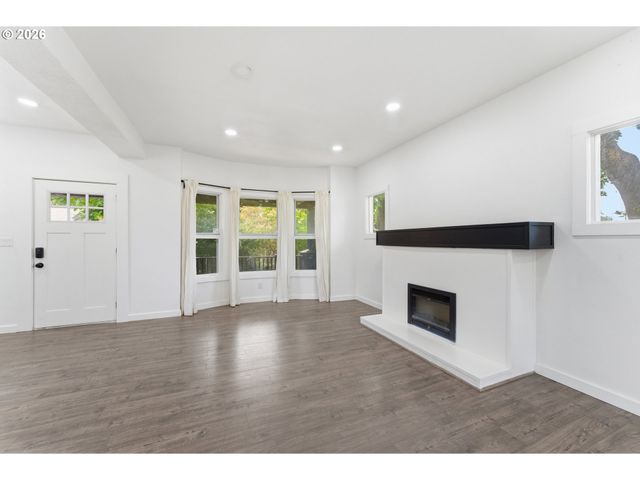30 Ne 143RD Ave, Portland, OR 97230
