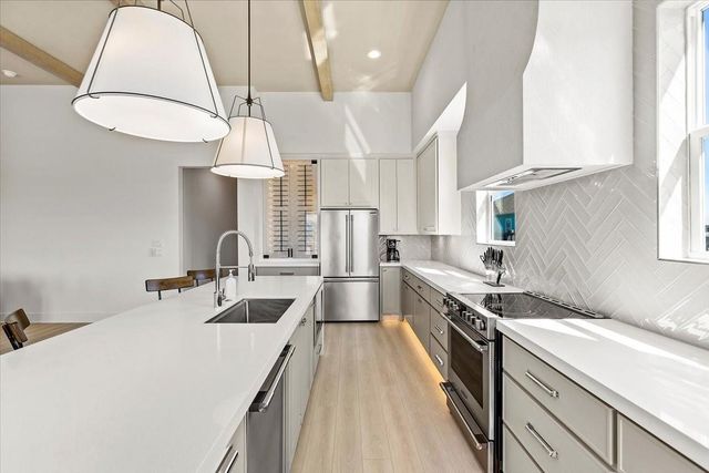 950 Sue Drive, Crystal Beach, TX 77650