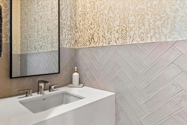 950 Sue Drive, Crystal Beach, TX 77650