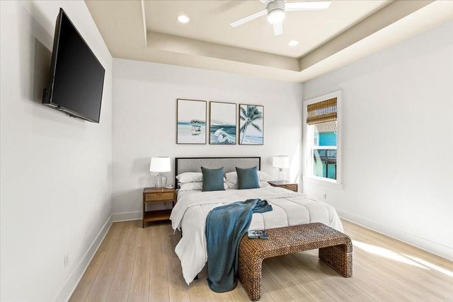 950 Sue Drive, Crystal Beach, TX 77650