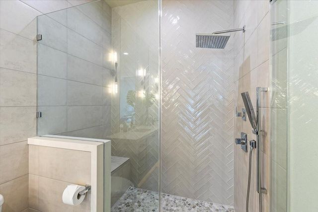 950 Sue Drive, Crystal Beach, TX 77650